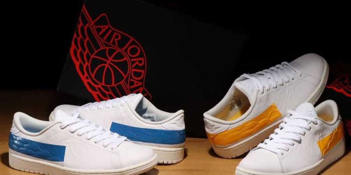Air Jordan 1 Centre Court “Military Blue” DJ2756-103 & “University Gold” DJ2756-102 Which pair do you like?