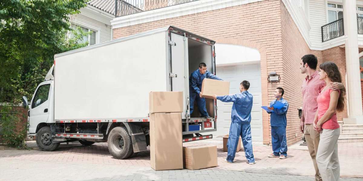 How do M4 Movers become the most prestigious International Movers & Packers in UAE?