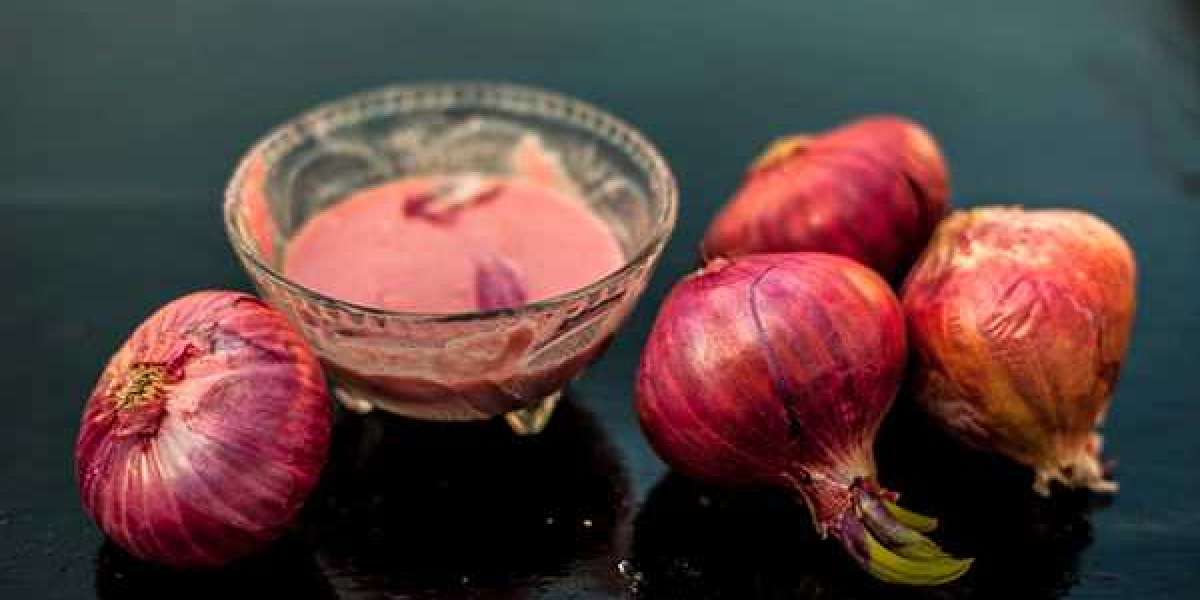 Using a red onion as a natural remedy for men's health issues