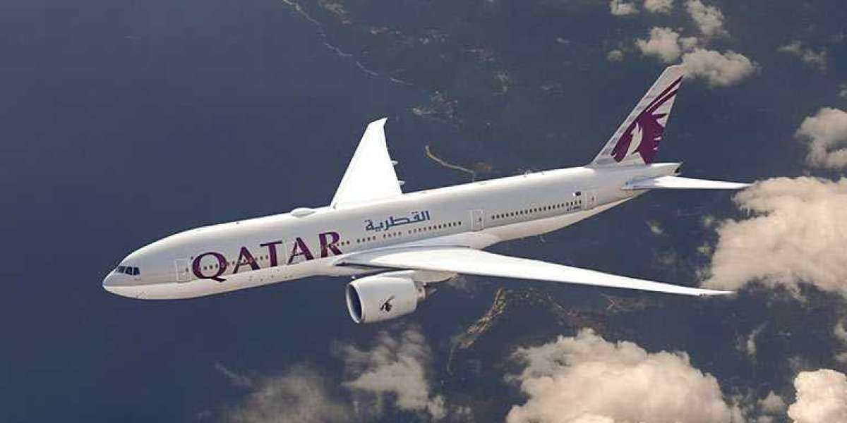 How to use WhatsApp on Qatar Airways?