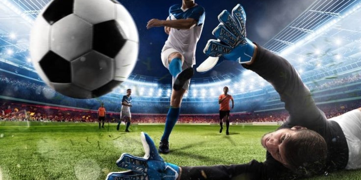 Information with Fibonacci Strategy in Online Football Betting