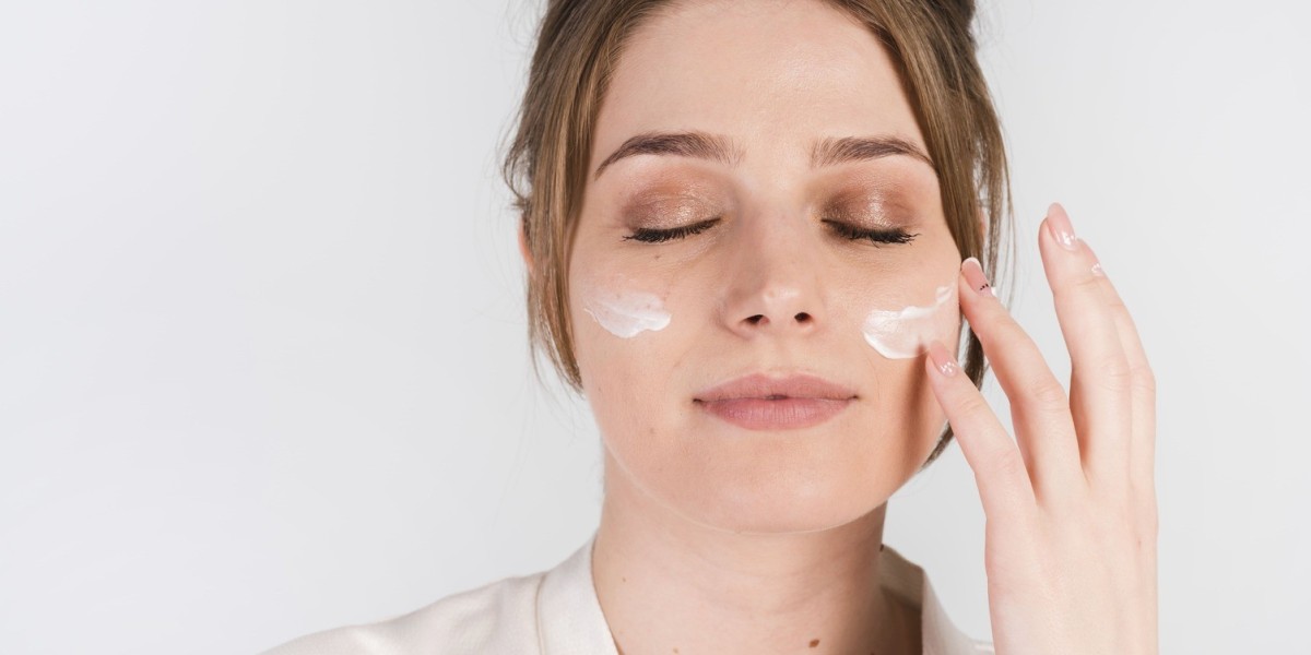 Step-by-Step Guide: How to Use Tretinoin for Reverse Aging