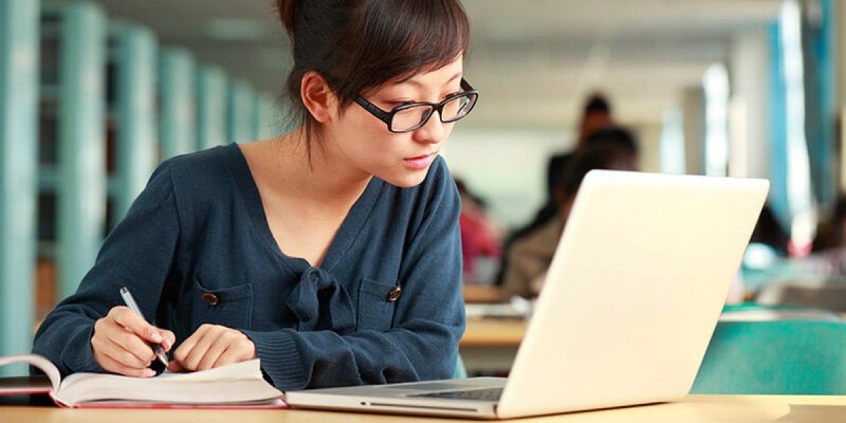 The Rise of "Do My Course Online" Services: Navigating Education in the Digital Age