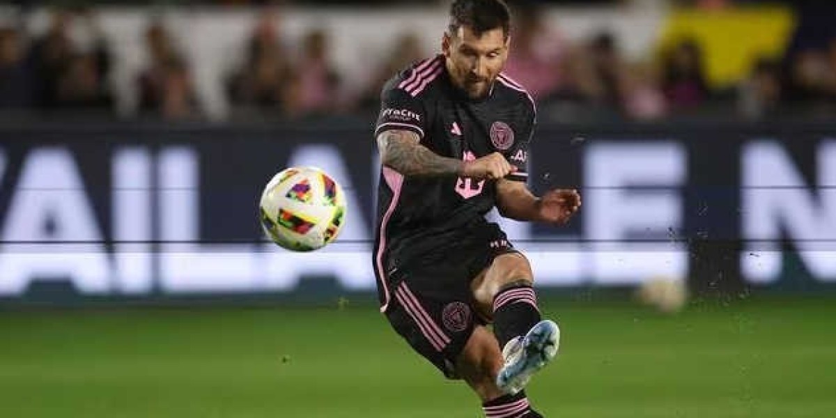 Lionel Messi pakt late leveler voor Miami bij Galaxy