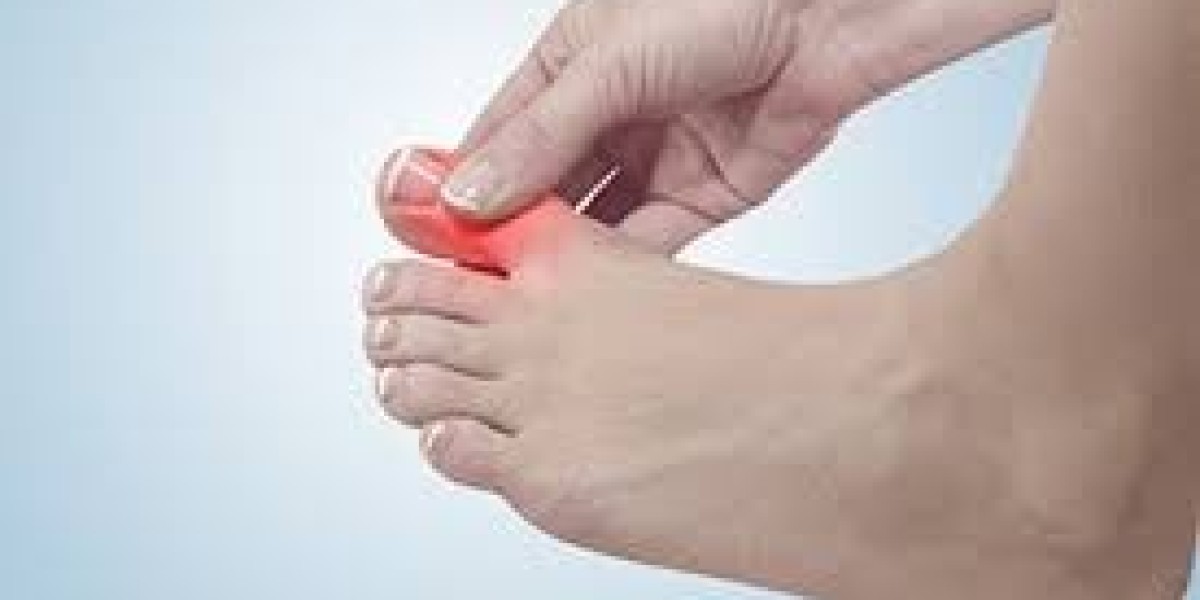 Toe Pain: Signs, Causes, and Treatment
