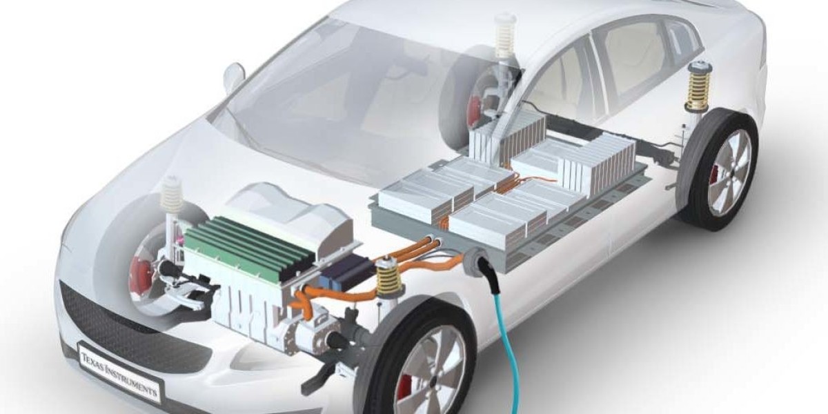 High Voltage Horizons: What Lies Ahead for Electric Vehicle Batteries