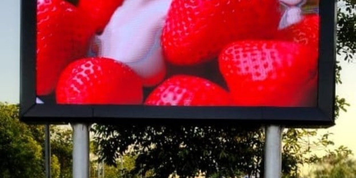 Enhancing Visibility: The Impact of Outdoor Advertising Screen Displays by Infonics Technologies