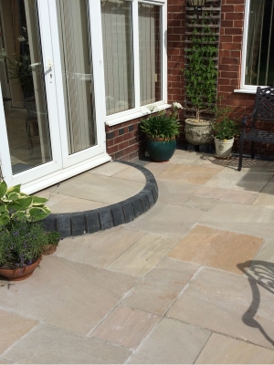 Raj Green Sandstone Paving Slabs Mix Size Patio Pack