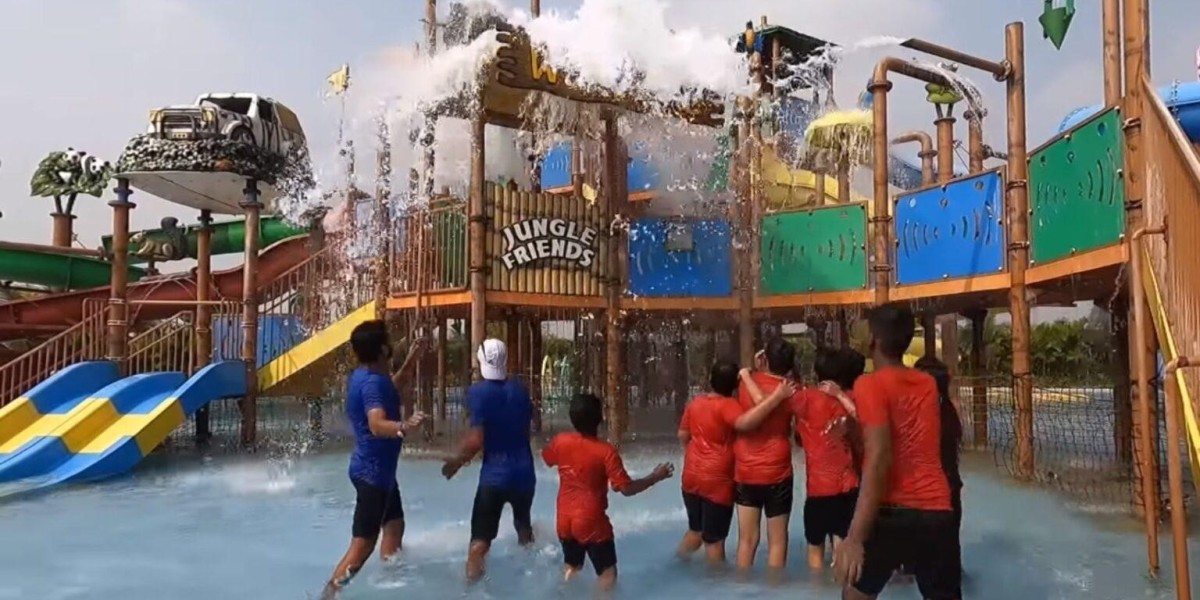 Best Summer Vacation Spots for Families - Water Park!