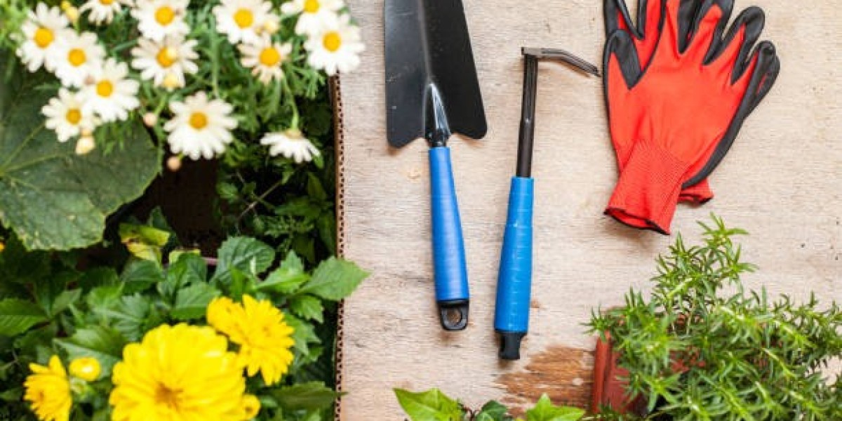 Spades and Trowels: The Dynamic Duo of Planting