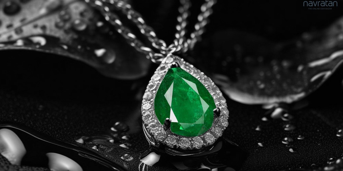 A Ten Carat Emerald Stone's Beauty: A Royalty-Deserving Gem