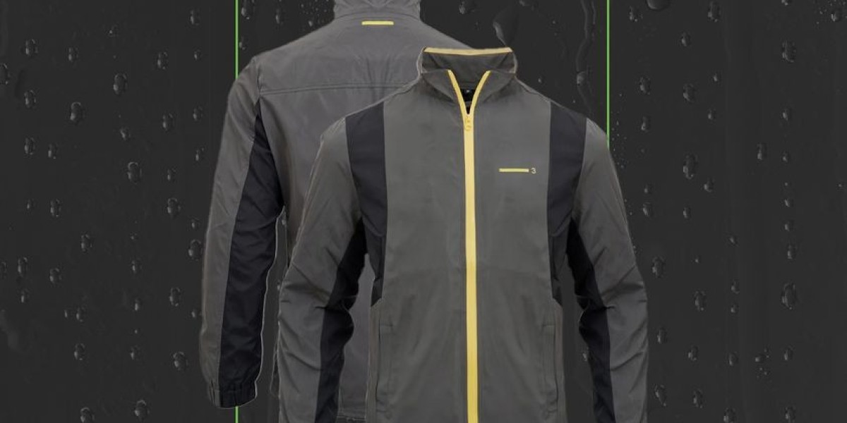 Stay Warm and Stylish: Explore Men's Outerwear Jackets for Golf