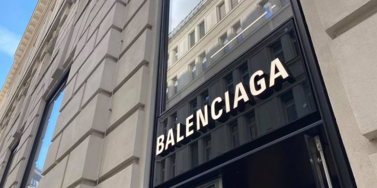 Balenciaga Shoes Outlet celebrates wellness journeys