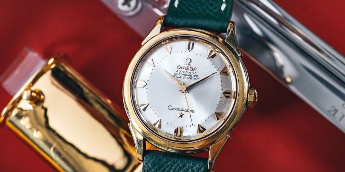 Embracing Classic Sophistication: The Appeal of Vintage Watches