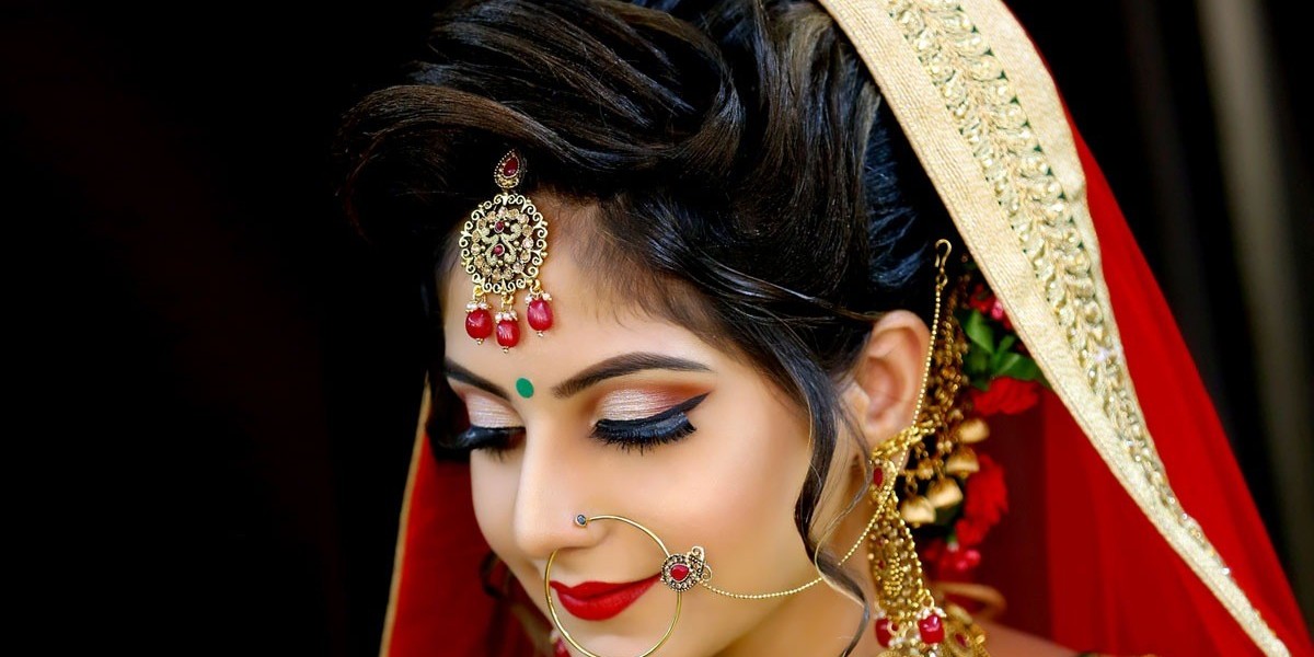 Best Beauty Salon For wedding Bridal Makeup In Varanasi