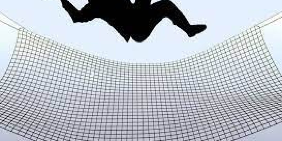 How reliable are safety nets in adventure parks for preventing injuries?