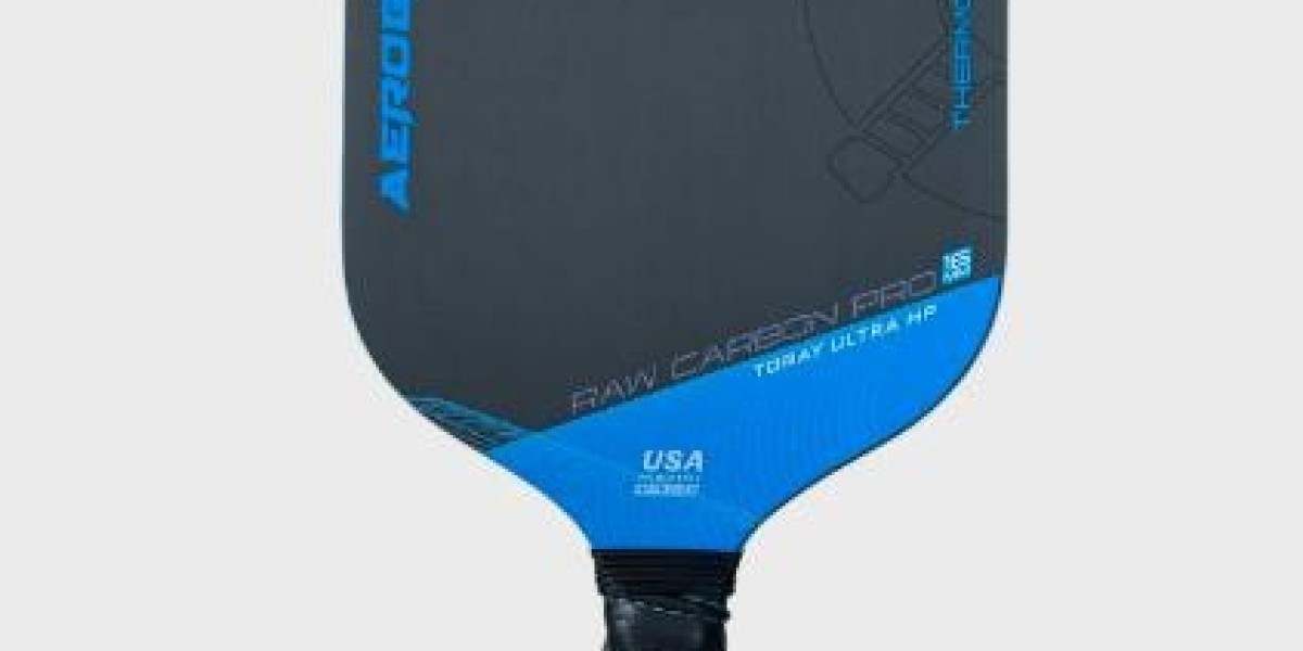 A Pocket Guide to Choosing the Best Pickleball Paddle in Canada