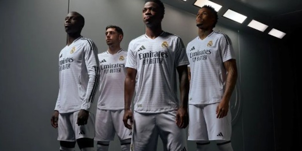 Het nieuwste Real Madrid uitshirt 2024-2025 te koop