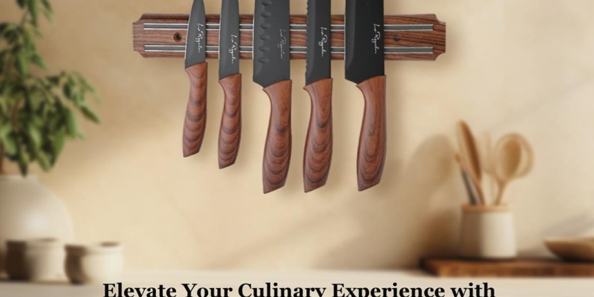 Upgrade your kitchen tools with the Le Regalo® 5 Piece Kitchen Knife Set with Magnetic Holder!