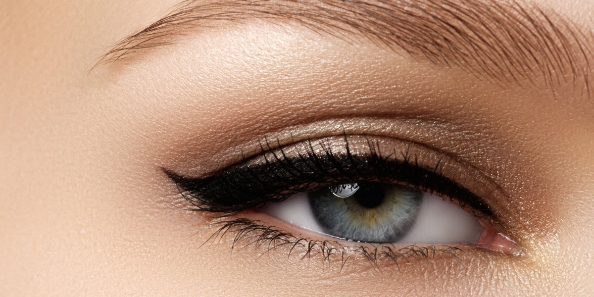 The Ultimate Guide to Upper Lash Line, Lower Lash Line, and Lash Line Enhancement