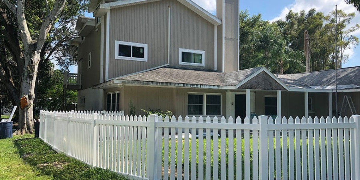 Choosing the Right Fence Contractor in Pinellas, FL