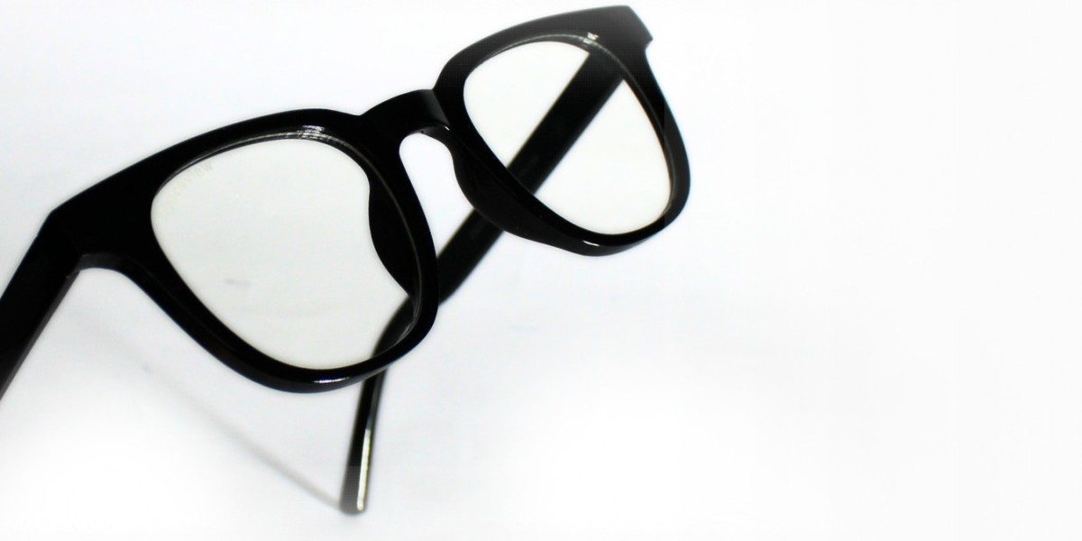 Finding the Perfect Round Eyeglasses for Round Faces