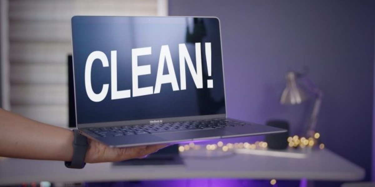 The Complete Guide On How To Clean Macbook Screen