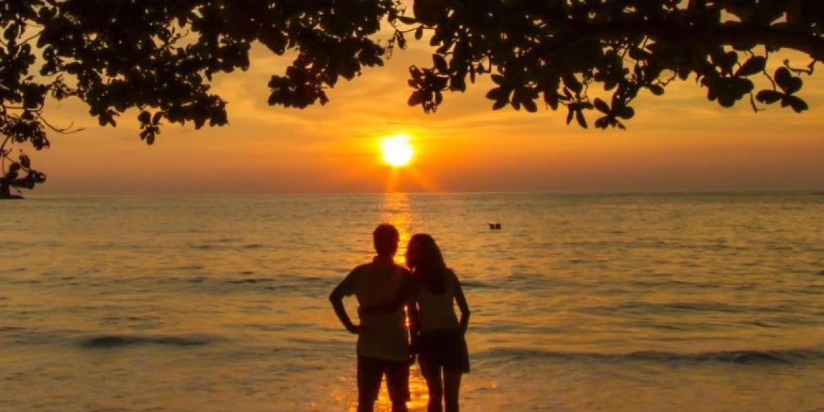 Tailor-Made Romance: Your Personalized Goa Couple Tour