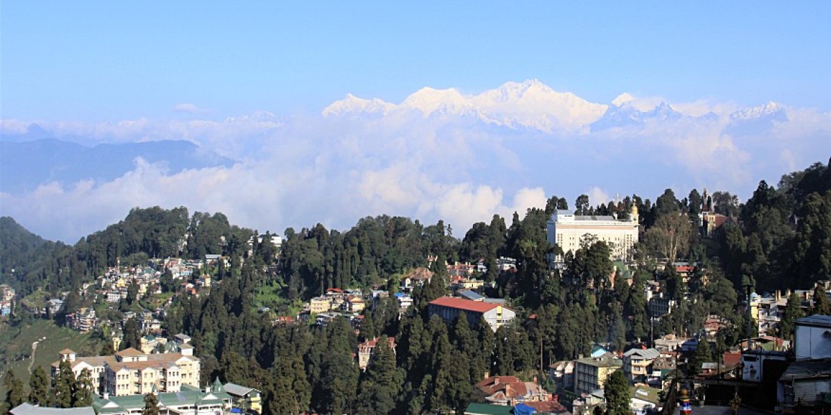 Majestic Darjeeling: A Scenic Retreat