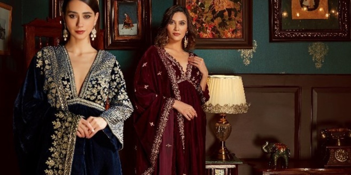 Celebrate Dhanteras with Elegant Ethnic Styles for Women