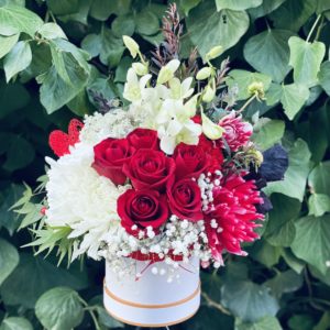 Love & Romantic Flowers Sunshine, Same Day Flowers Delivery