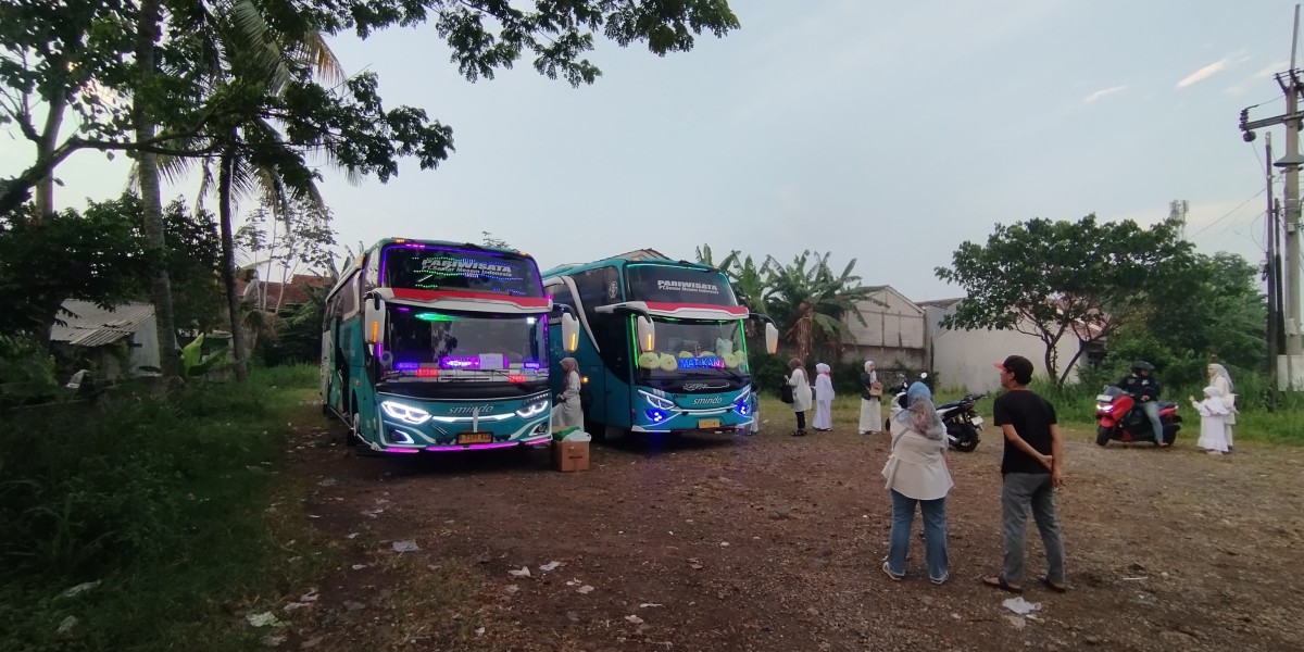 Nikmati Keindahan Megamendung dengan Sewa Bus Pariwisata: Perjalanan Santai dan Nyaman