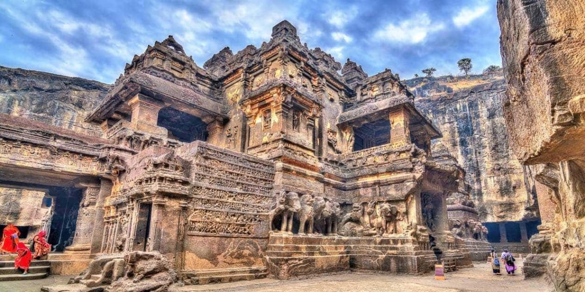 Discover Ancient Art of Ajanta and Ellora Caves