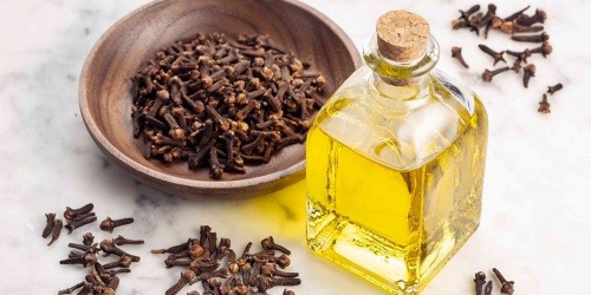 Clove oil Market Size, Share | Growth Report [2032]