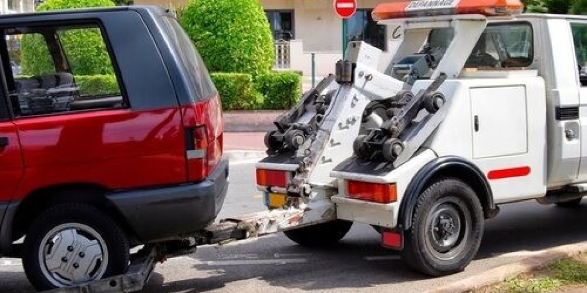 What to Do While Waiting for a Tow Truck: Local Towing Services