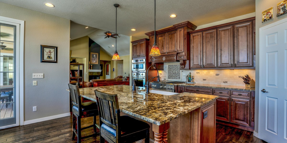 Tips for Designing a Traditional Kitchen with Modern Appliances