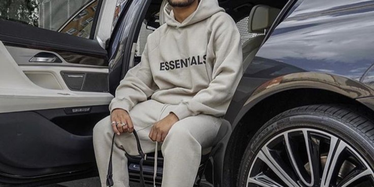 Sp5der Hoodie: A Fusion of Streetwear and Innovation