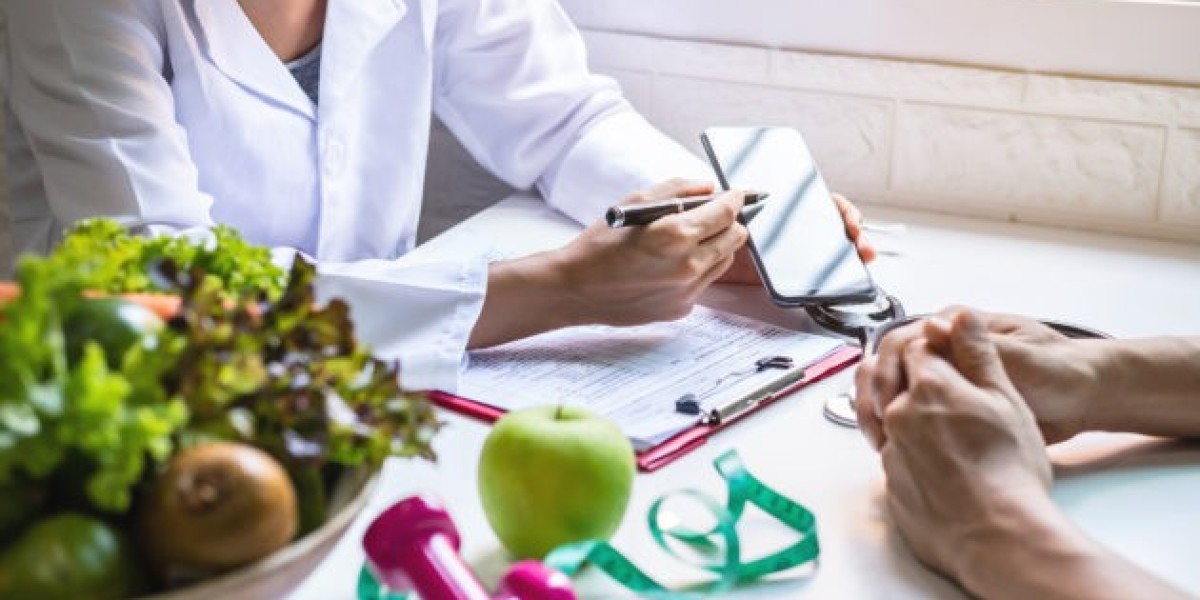 How Online Dietetics Courses Can Help You Start a Successful Practice