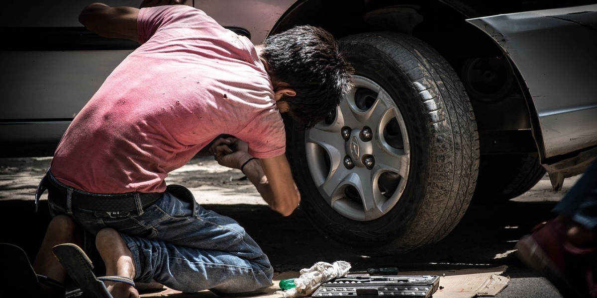 Mobile Mechanic Vs. Local Garage: Which One is Best For Your Car's Performance Upgrade?