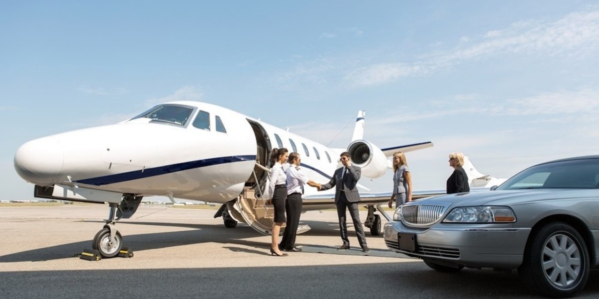 Experience the Luxury and Convenience of Newark Airport Limo Service