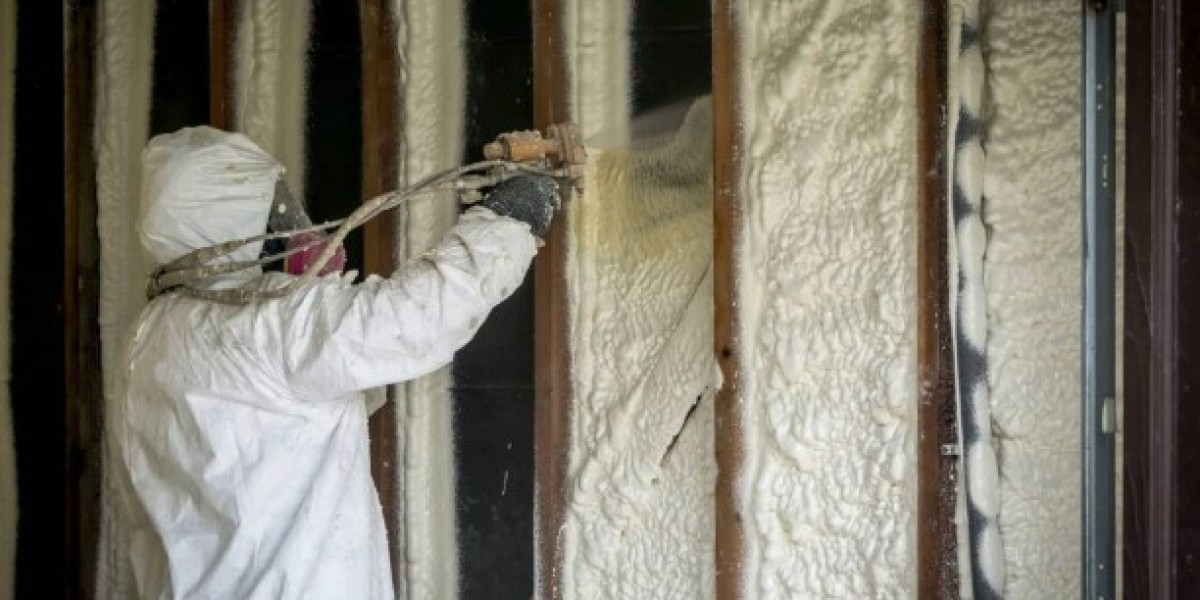 DIY vs. Professional: Why You Should Hire an Insulation Contractor in Paxton, MA