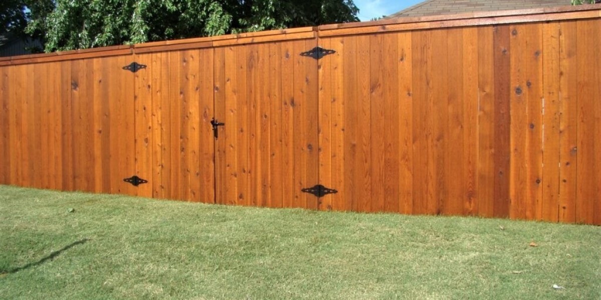 Fence Pressure Washing in Frisco, TX – Renew & Protect Your Fence