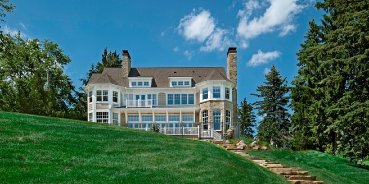 Custom Home Builders for Traditional and Modern Homes in Michigan