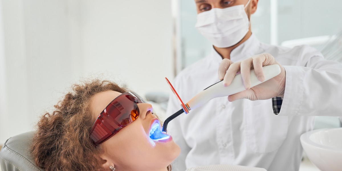 What Are Some Reasons to See a Cosmetic Dentist?