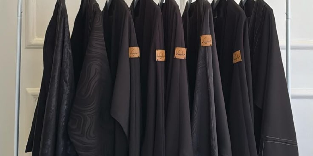 The Ultimate Guide to Abayas: Elegant, Modest, and Fashionable Choices for Every Woman