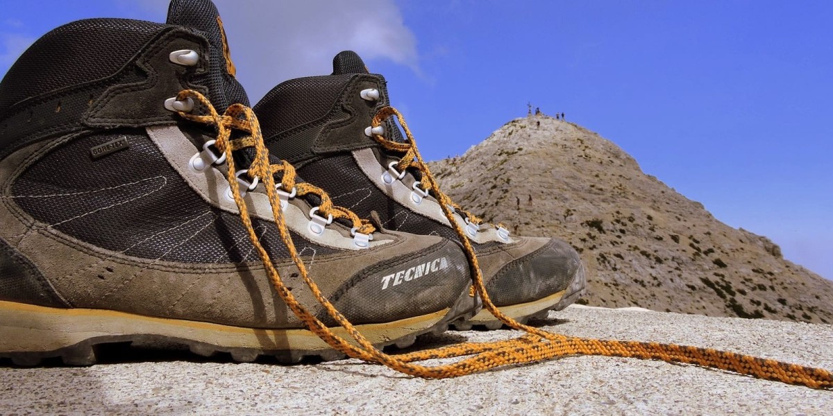 Hiking Footwear Market Customer Trends: Evolving Preferences and Innovation in Outdoor Footwear Industry