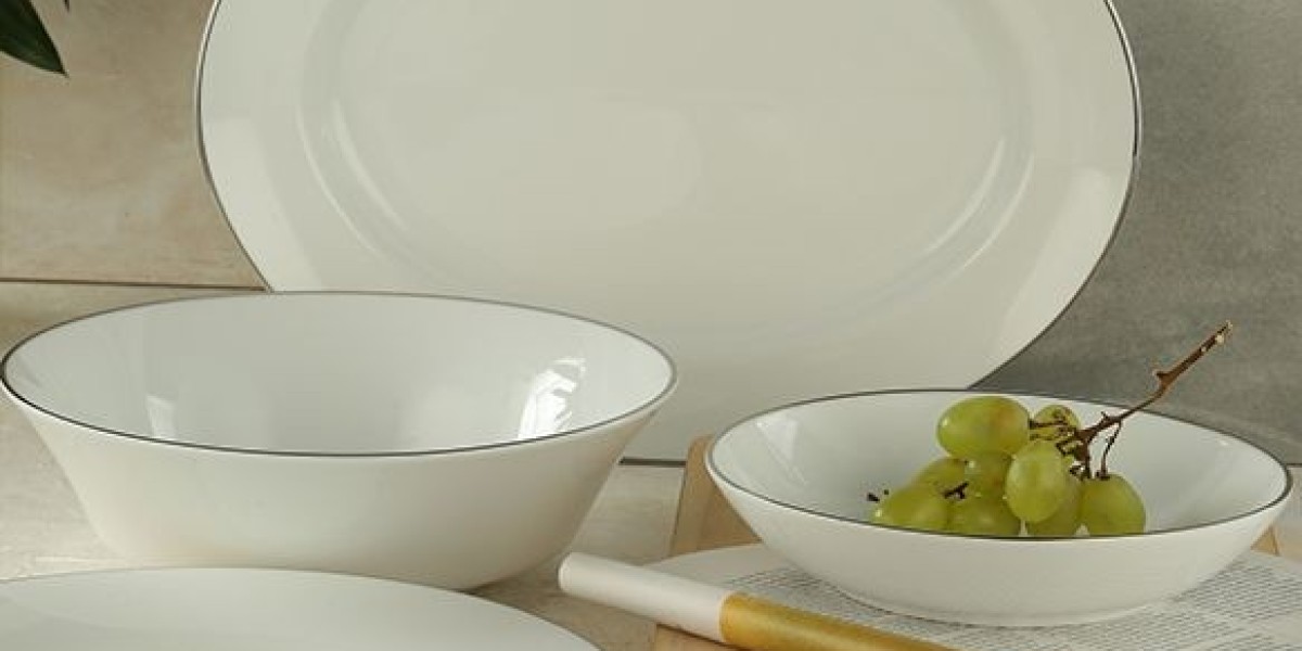 Porcelain Dinnerware vs. Stoneware: Which One Is Better?